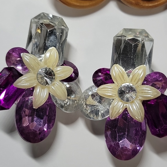 Assorted Purple and Yellow Women's Fashion And Clip-on Earrings Set - Picture 4 of 8